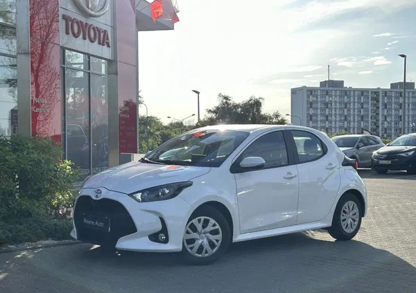 toyota Toyota Yaris cena 84900 przebieg: 14000, rok produkcji 2023 z Poznań